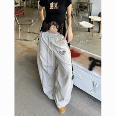 批发美式褶邹伞兵弯刀工装<b class='q'>裤</b>女春秋季新款设计感宽松直筒阔腿休闲<b class='q'>裤</b>