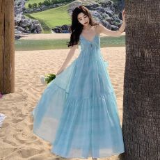 批发薄荷曼波海边度假氛围感沙滩裙设计感挂脖连衣裙仙女气质<b class='q'>大摆裙</b>子