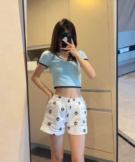 아메리칸 개 발 프린트 운동 반바지 여성 여름 얇은 스타일 루즈핏 캐주얼 외출용 한 마디 3 점 넓은 다리 뜨거운 바지
