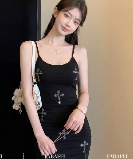 달콤한 차가운 바람 핫픽스 십자가 슬립 여성 드레스 2026 여름 새로운 몸매 가꾸기 디스플레이 몸 타이트 스커트 짧은 치마