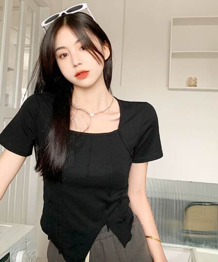 검정색 광장 칼라 긍정적 인 어깨 반팔 티셔츠 여성 여름 디자인 센스 작은 대중 핫걸 슬림해 보이는 불규칙 맨위