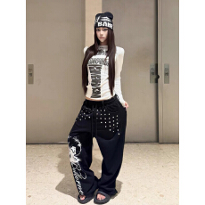 批发美式街头休闲裤女早秋新款铆钉亮片<b class='q'>黑色</b>卫裤复古高街宽松直筒长裤