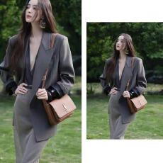 批发古力娜扎<b class='q'>明星</b><b class='q'>同款</b>早秋通勤休闲宽松灰色西装外套高级感气质小西服