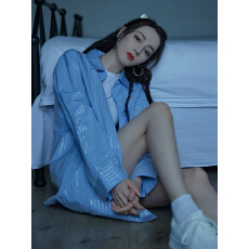 批发迪丽热巴<b class='q'>同款</b>蓝色竖条纹衬衫女春新款<b class='q'>明星</b>气质轻奢高级感长袖上衣