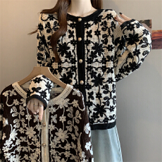 批发实拍～大码钩花镂空针织开衫外套女显瘦巨好看独特漂亮上衣