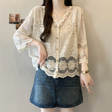 批发实拍～大码法式甜美镂空蕾丝衫上衣女春<b class='q'>夏</b>宽松显瘦V领开衫外套