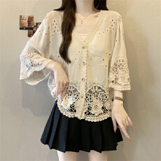 实拍～大码法式镂空V领蕾丝衫女夏季设计感薄款镂空宽松别致上衣