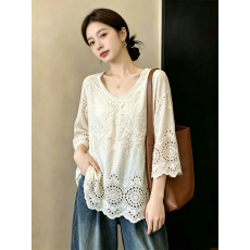 批发实拍~大码超好看钩花镂空短袖T恤女2026<b class='q'>夏</b>季设计感宽松显瘦上衣