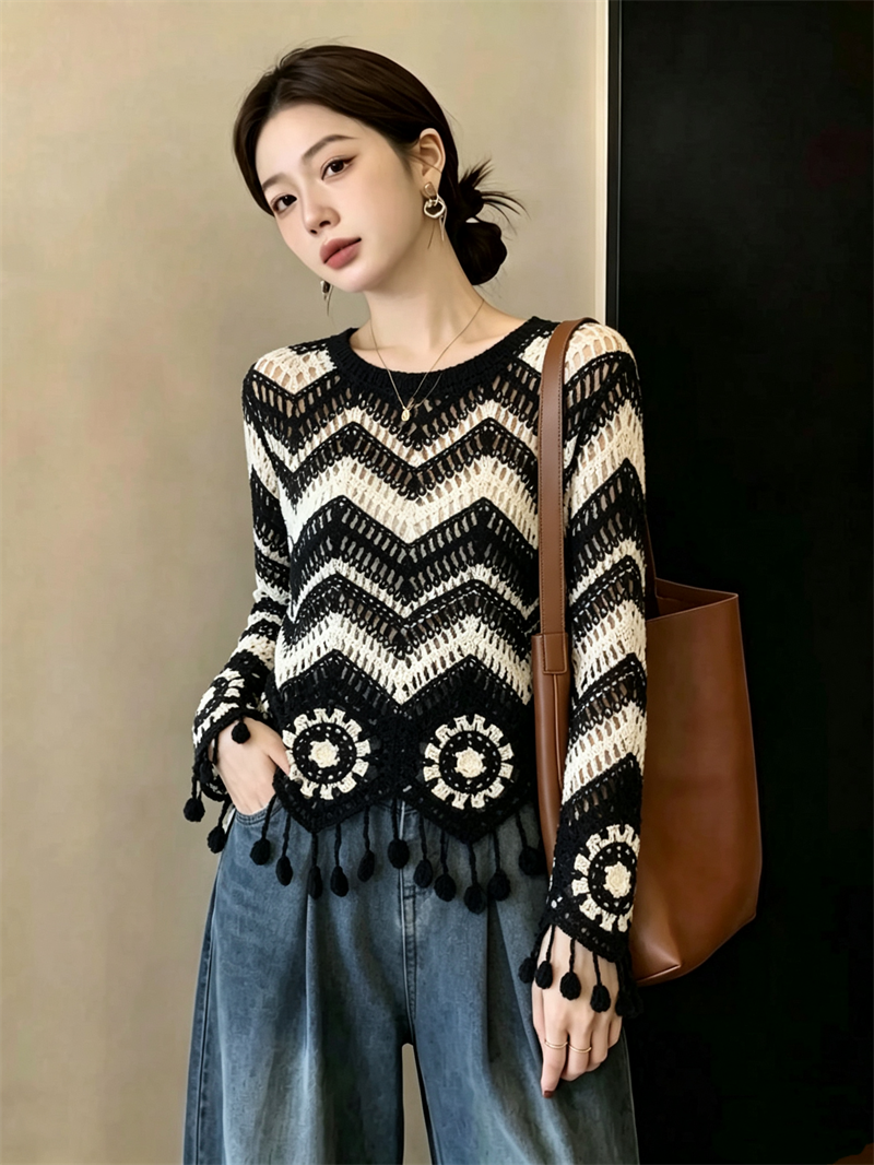 ～大码设计感条纹流苏针织衫上衣女钩花时尚镂空薄款罩衫 服裝批發女裝批發服飾貨源