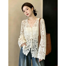 批发实拍～大码钩花镂空V领针织<b class='q'>蕾丝</b>开衫女秋季高级感上衣外搭<b class='q'>罩衫</b>