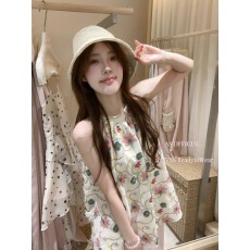 批发2026十三行春夏款济州无尽明媚绝美粉色绣花挂脖小衫套<b class='q'>装</b>