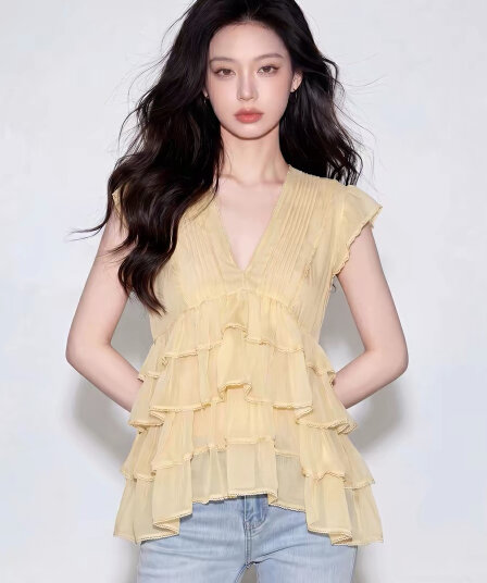 코치 아름다운 맨위 여성 2026 여름 새로운 품격 디자인 센스 작은 대중 이중층 레이스 V 넥 셔츠