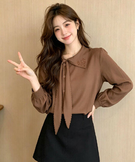 고급 센스 자수 레이스업 정사각형 스카프 칼라 셔츠 인형 셔츠 2026 가을 긴팔 디자인 센스 맨위