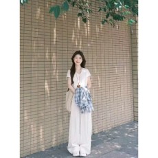 批发早春搭配一整套蓝色格纹衬衫白色内搭阔腿<b class='q'>裤</b><b class='q'>三件</b>洋<b class='q'>气质</b>随意慵懒风