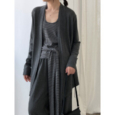 批发<b class='q'>条纹</b>挂脖背心+披肩<b class='q'>开衫</b>+垂感阔腿裤女2026春季新款三件套