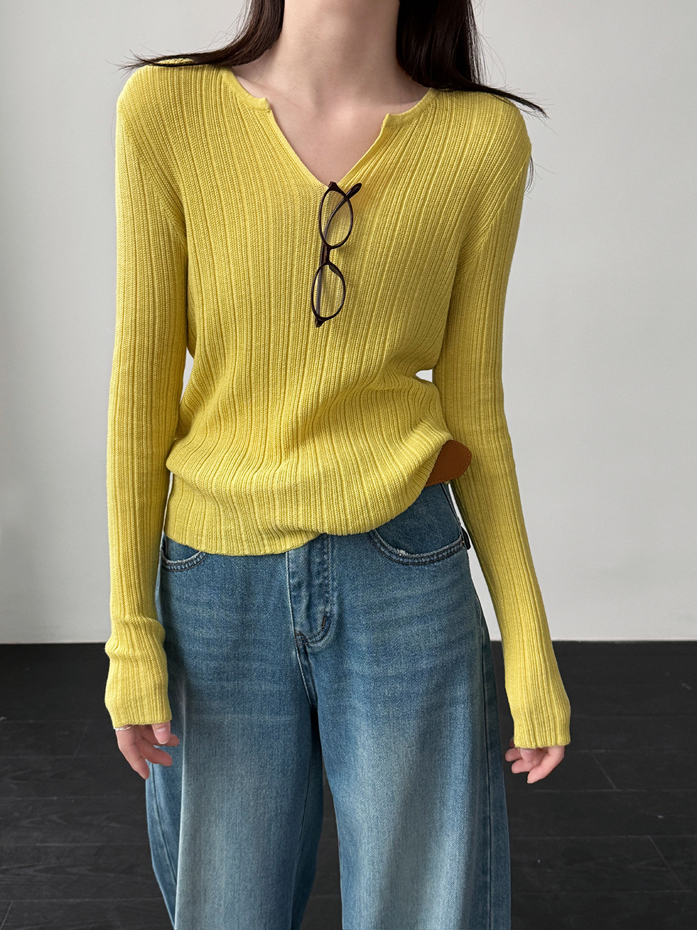 구덩이 기사 니트 스웨터 여성 2026 봄 새로운 슬림해 보이는 작은 대중 기본 셔츠 인사이드 잡아라. 의류 티셔츠