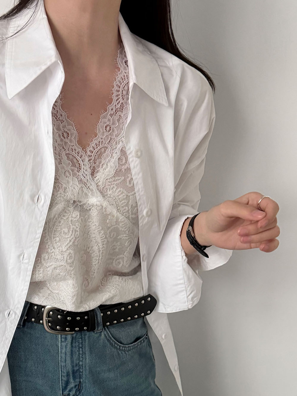 주간 실크 V넥 민소매 레이스 레이스 만나는 조끼 여성 26 봄 새로운 자카드 인사이드 잡아라. 의류