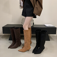 批发2025秋冬高品质宽筒堆堆靴尖头套筒坡跟高筒靴纯色气质绒面靴子