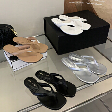 批发2026夏松弛感坡跟凉鞋法式<b class='q'>简约</b>气质人字凉拖舒适百搭圆头露趾女鞋