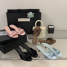 批发2026夏季可爱风露趾女鞋<b class='q'>韩版</b>气质舒适绸缎凉鞋甜美蝴蝶结猫跟拖鞋