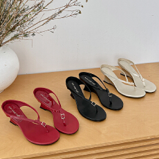2026夏季法式极简风百搭凉鞋优雅小圆头露趾凉拖舒适坡跟细带女鞋