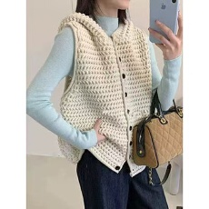 批发杏色粗线编织镂空连帽针织<b class='q'>背心</b>马甲女外穿坎肩保暖马夹上衣设计感