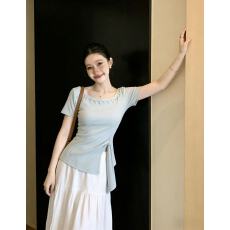 批发蓝色正肩短袖T恤女夏2026夏季新款不规则下摆开叉显瘦体恤短上衣
