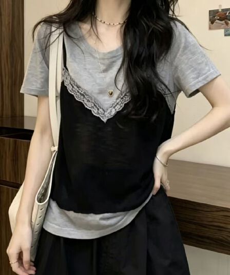 페이크 레이어드 레이스 외출용 조끼 디자인 센스 회색 반팔 티셔츠 여성 여름 새로운 한 부서 Chic 맨위