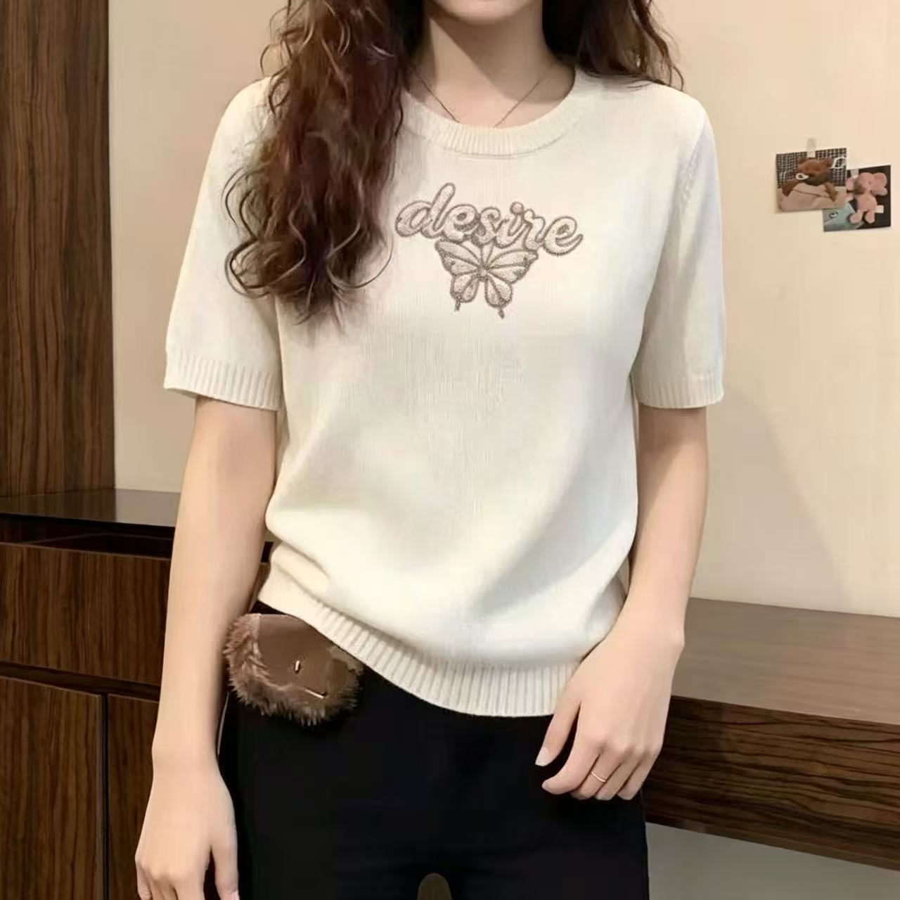 아메리칸 검정색 나비 프린트 작은 대중 반팔 니트 스웨터 여성 2026 여름 새로운 몸매 가꾸기 품격 다용도 맨위