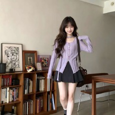 批发法式设计感紫色V领彩色扣子飘带针织衫女修身<b class='q'>长袖</b><b class='q'>打底衫</b>