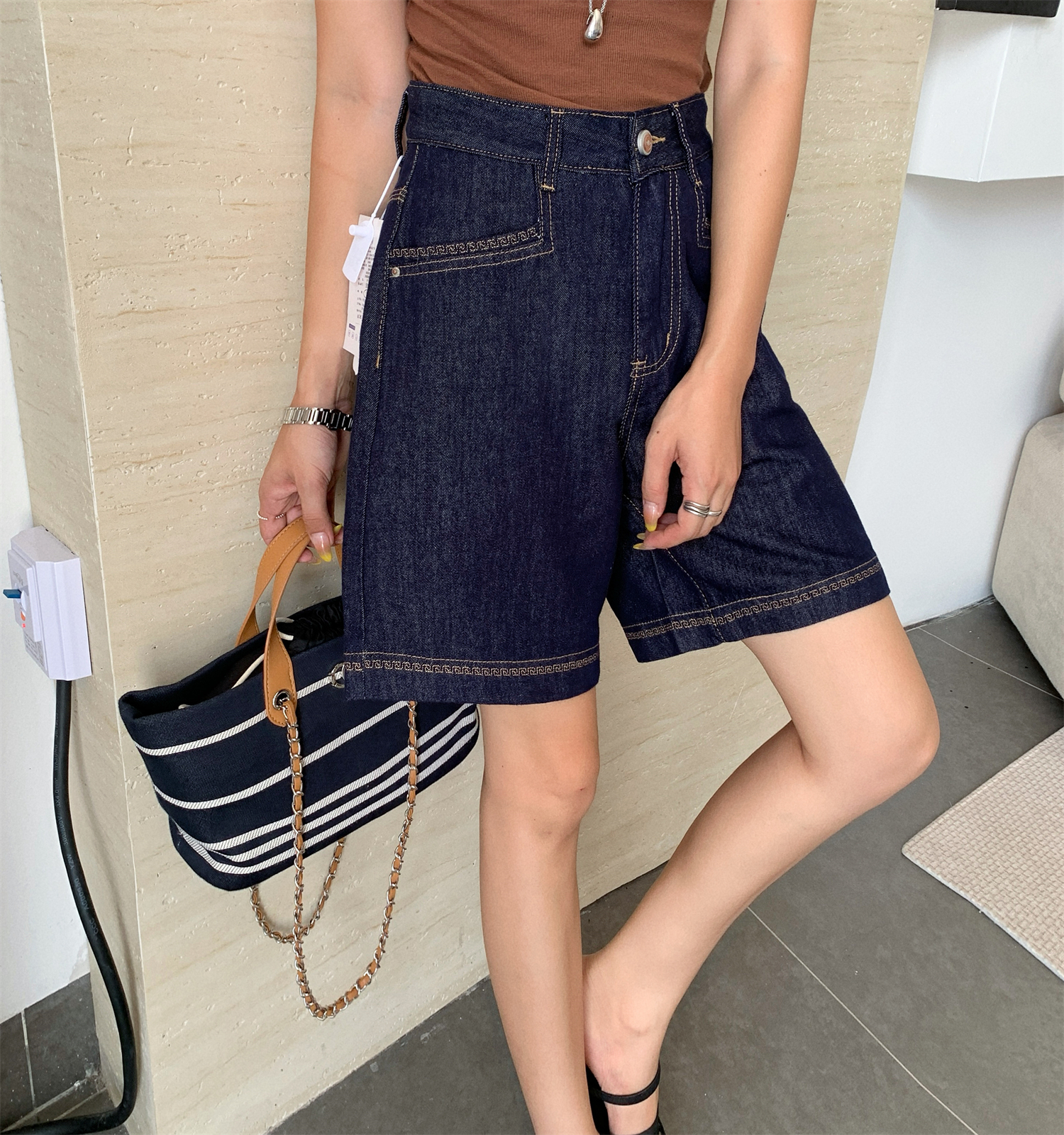 FA33769# 丹宁布不褪色高腰刺绣宽松薄面料五分牛仔短裤 服裝批發女裝批發服飾貨源