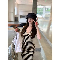 批发纯欲V领条纹针织连衣裙收腰显瘦包臀裙