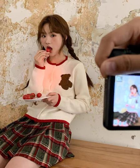 귀여운 곰 배색 자수 니트 오픈 가디건 여성 2026 년 새로운 라운드 넥 루즈핏 외부 가져 가라. 쇼트 스타일 맨위 스웨터 여자
