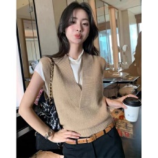 批发高级感V领叠穿针织马甲背心女<b class='q'>春</b>秋坎肩外搭软糯毛衣马夹无袖上衣