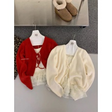 批发圣诞将至氛围<b class='q'>毛衣</b>开衫+磨毛网纱<b class='q'>荷叶边</b>拼接吊带套装