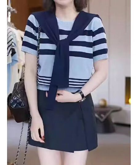 파란색 해군 칼라 반팔 스트라이프 니트 스웨터 여성 2026 여름 새로운 슬림해 보이는 연령 감소 다용도 티셔츠 맨위