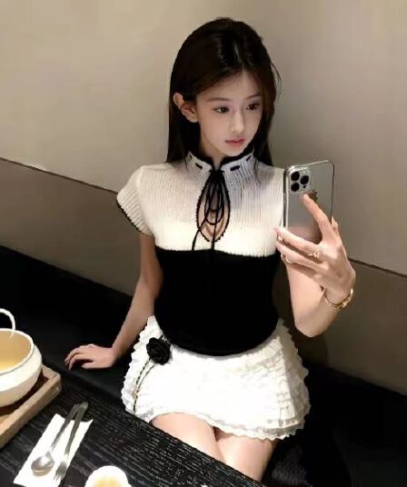 배색 반하이넥 홀로우 아웃 패치워크 니트 반팔 티셔츠 여성 여름 몸매 가꾸기 작은 날다 소매 맨위 여름