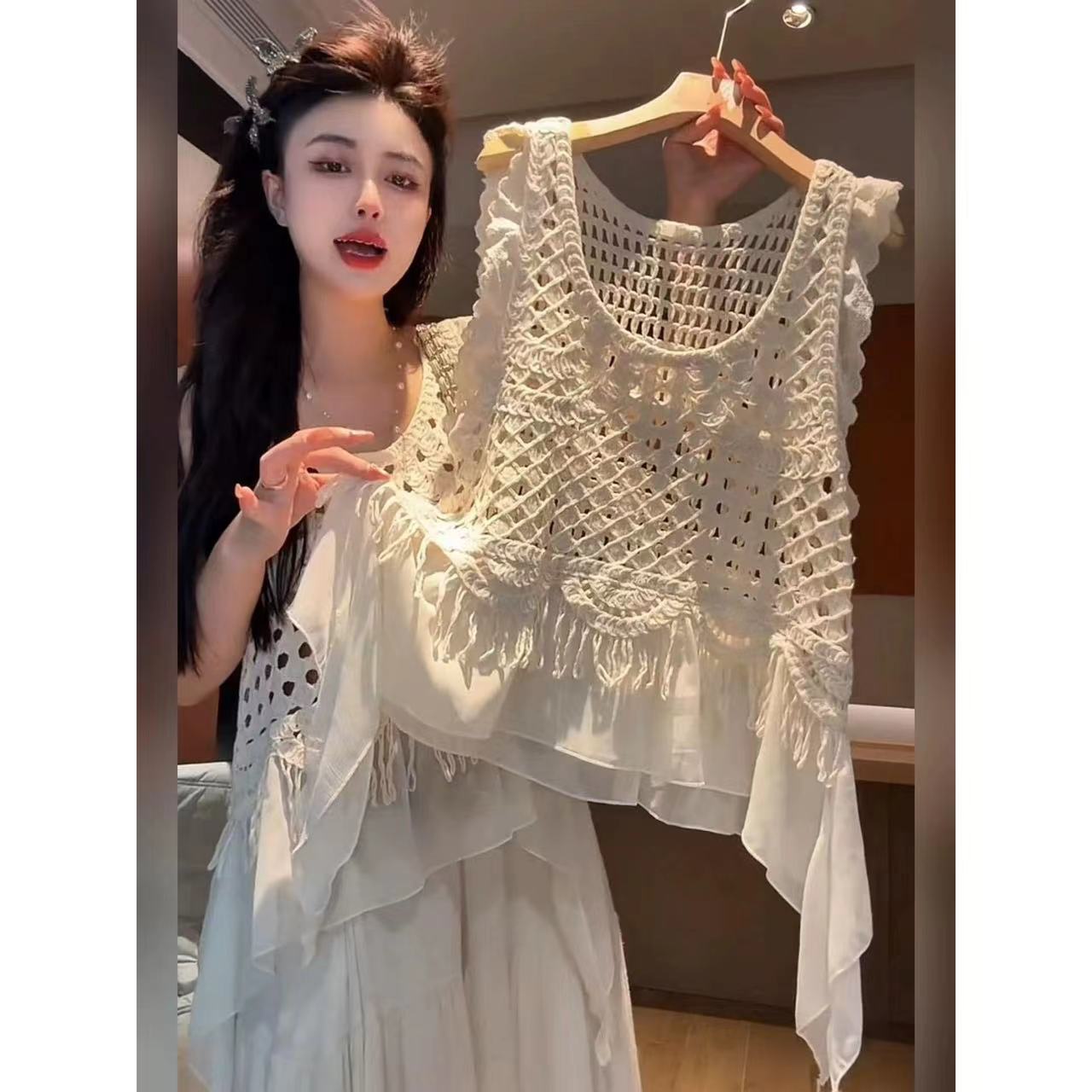 여름 새로운 프랑스식 불규칙 홀로우 아웃 짜임 민소매 조끼 여성 디자인 센스 프릴 패치워크 작은 셔츠