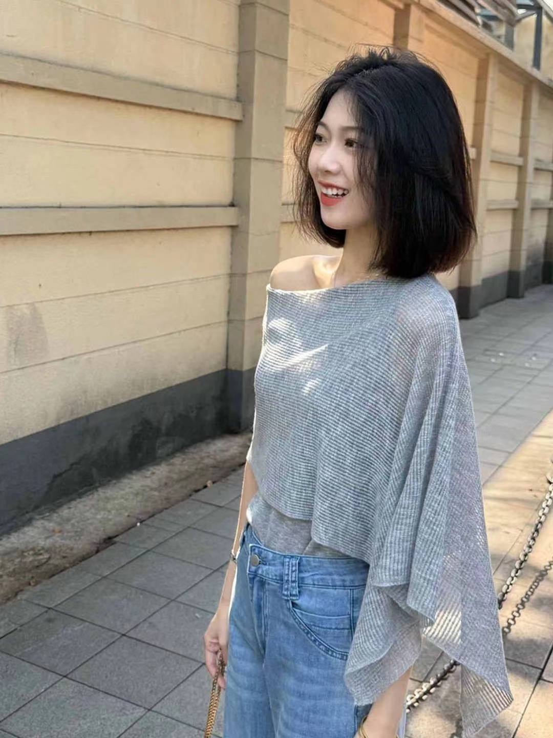 프랑스식 미니멀리즘 순수한 욕망 바람이 아닙니다. 대칭 디자인 센스 작은 대중 반팔 니트 스웨터 여름 새로운 맨위