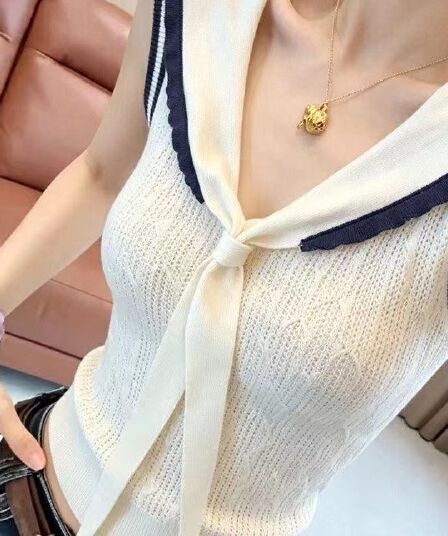올해 인기 ~ 중 폭발 여성 의류 여름 2026 년 새로운 연령 감소 레트로 배색 해군 칼라 민소매 니트 스웨터