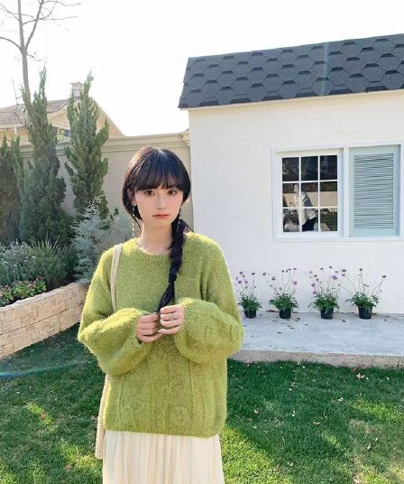 2026 고유 한 슈퍼 잘 생긴 스웨터 여자 가을 겨울 착용 가져 가라. 새로운 녹색 루즈핏 라운드 넥 긴팔 니트 스웨터 맨위