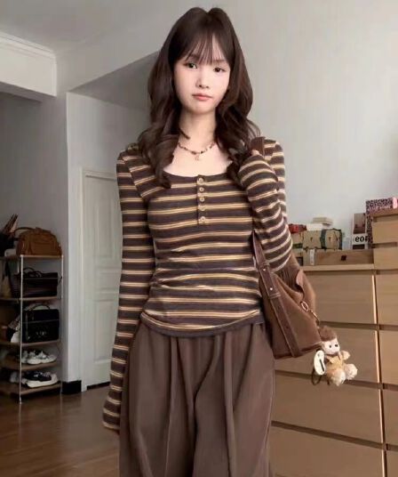 기사 디자인 센스 스트라이프 기본 셔츠 긴팔 티셔츠 여성 의류 가을 겨울 몸매 가꾸기 다용도 새로운 패션