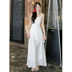 批发实拍~绝美白色V领吊带<b class='q'>连衣</b>裙女法式不规则A字裙收腰度假<b class='q'>长裙</b>