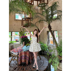 批发实拍~甜美白色大方领腰部抽褶波点吊带裙短裙<b class='q'>连衣裙</b>
