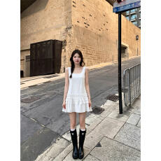 实拍~方领荷叶边抽褶连衣裙女春季法式设计感小众背心短裙