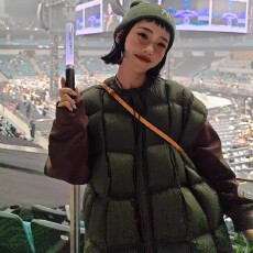 批发官图  深冬独特棉服马甲女款2025新款复古军绿色宽松无袖夹棉外套