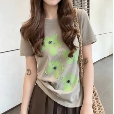 批发官图  大码<b class='q'>女装</b>夏新款潮流上衣女圆领花朵印花百搭显瘦短袖T恤