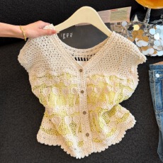 批发实拍 钩花镂空V领背心<b class='q'>马甲女</b>2026夏季显瘦觉巨好看叠穿外搭罩衫