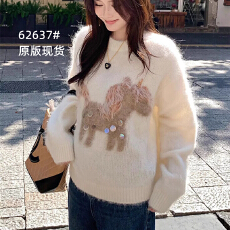 批发韩版<b class='q'>时尚</b>可爱小马刺绣长袖针织衫女秋冬宽松百搭减龄软糯毛衣上衣