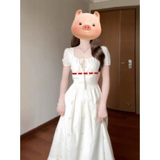 批发哺乳装2026新款温柔风方领绣花裙<b class='q'>夏</b>季茶歇法式海边度假哺乳连衣裙